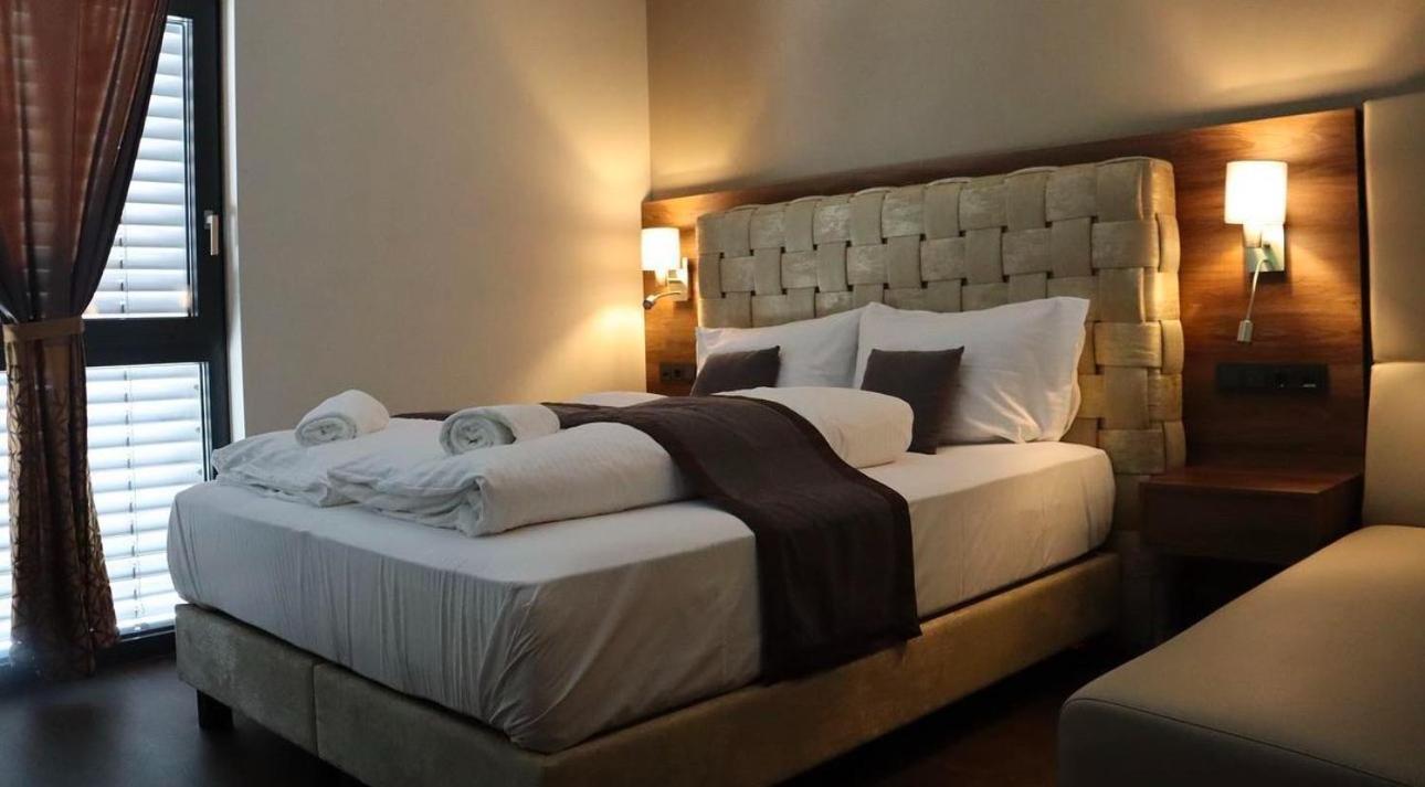 Intergroup Business & Design Hotel Ingolstadt Kosching エクステリア 写真