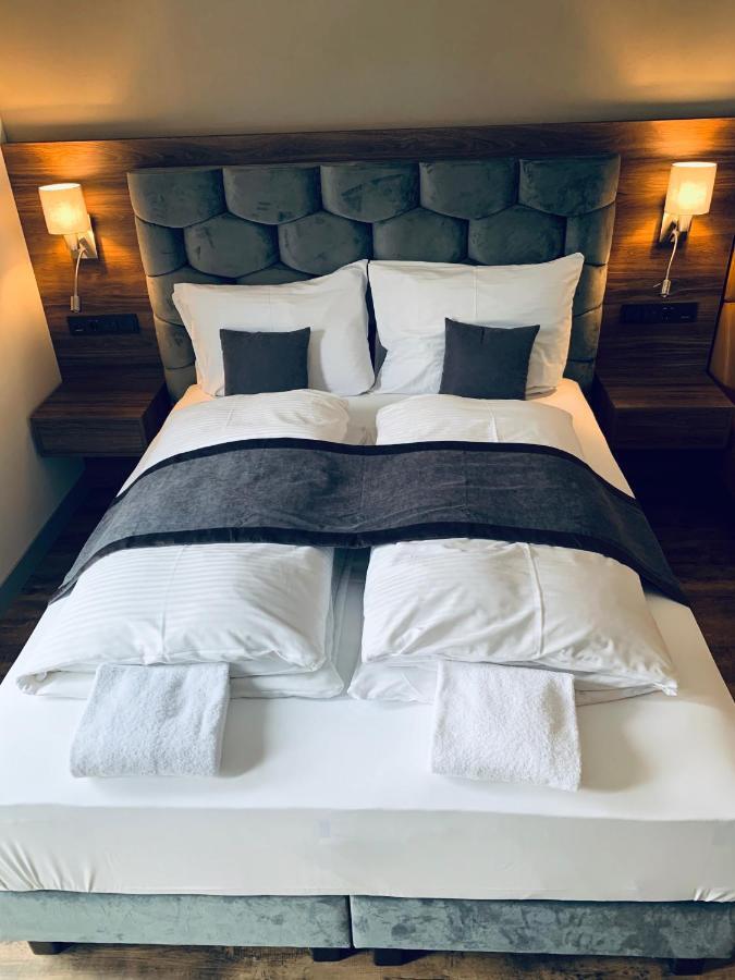 Intergroup Business & Design Hotel Ingolstadt Kosching エクステリア 写真